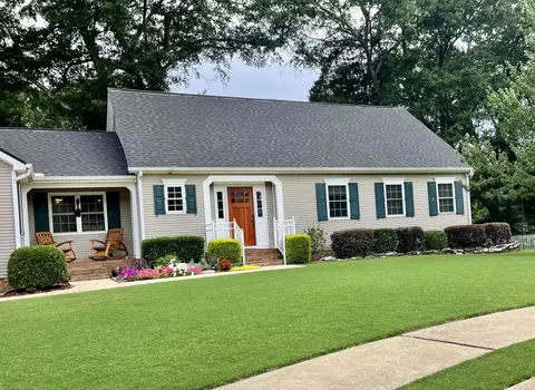 3004 Prestons Station Dr, Hixson, TN 37343