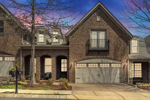 111 Village Cir, Lebanon, TN 37087