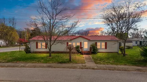 1067 Bales St, Gallatin, TN 37066