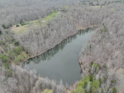 40 Lou Johns Ln, Loretto, TN 38469