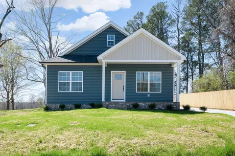204 Central High St, Dickson, TN 37055