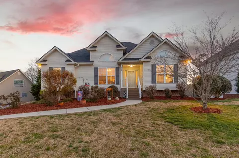 6133 Saab Dr, Ooltewah, TN 37363