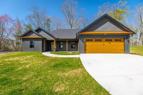 300 Cloud Rd, Trenton, GA 30752