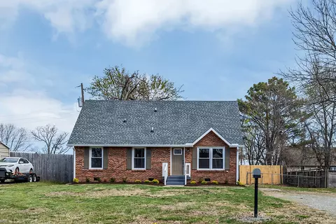 415 Newman Dr, Clarksville, TN 37042