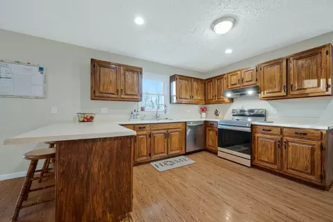 Kitchen - 2130 Jamie Dr, Centerville, TN 37033 photo 2 of 3