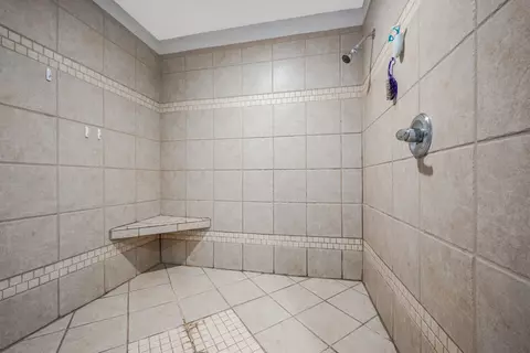 Bath - 2130 Jamie Dr, Centerville, TN 37033 photo 1 of 3
