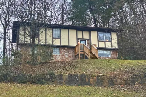 6401 Valley Crest Ln, Hixson, TN 37343