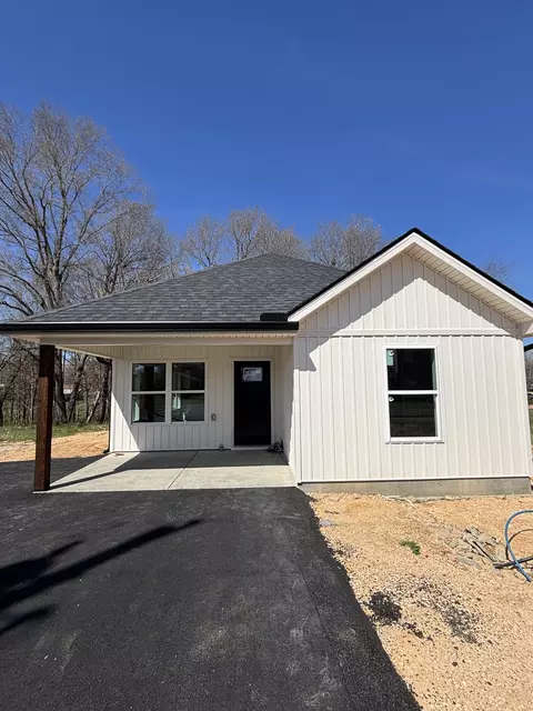 112 Walnut Ct, Hohenwald, TN 38462