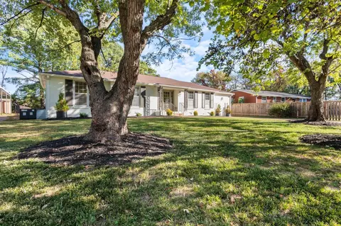 325 Glenpark Dr, Nashville, TN 37217