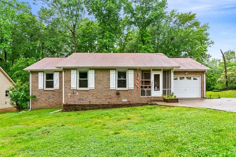668 Beth Dr, Clarksville, TN 37042