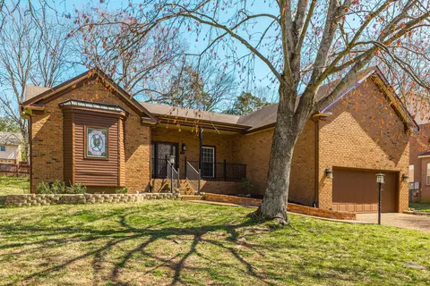 708 Caldwell Dr, Goodlettsville, TN 37072