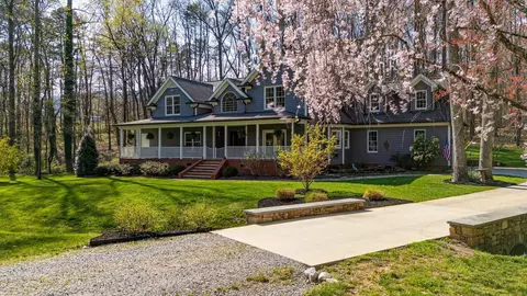 5925 Browntown Rd, Chattanooga, TN 37415