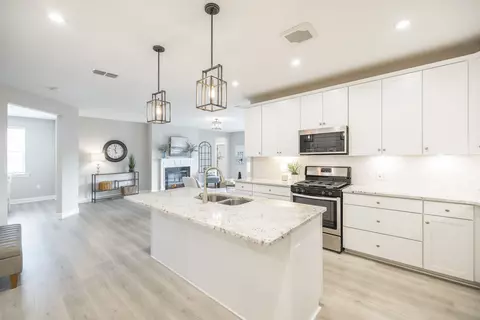 141 Saundersville Rd #1302, Hendersonville, TN 37075