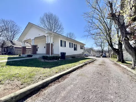 513 E Washington St, Pulaski, TN 38478 photo 1