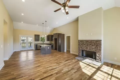 Living - 2087 Beverly Ct, Springfield, TN 37172 photo 1 of 2