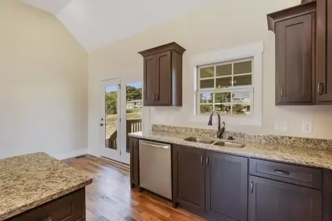 Kitchen - 2087 Beverly Ct, Springfield, TN 37172 photo 3 of 3