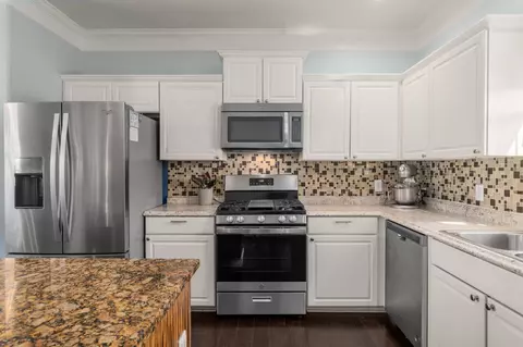 Kitchen - 239 Stephen St, Dickson, TN 37055 photo 3 of 3