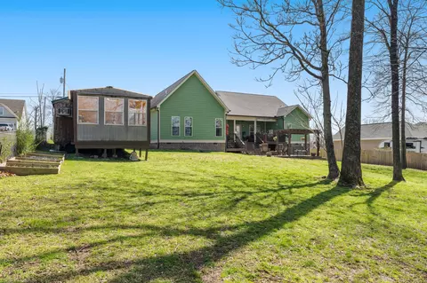 Exterior - 239 Stephen St, Dickson, TN 37055 photo 15 of 18