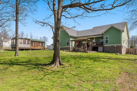 Exterior - 239 Stephen St, Dickson, TN 37055 photo 13 of 18