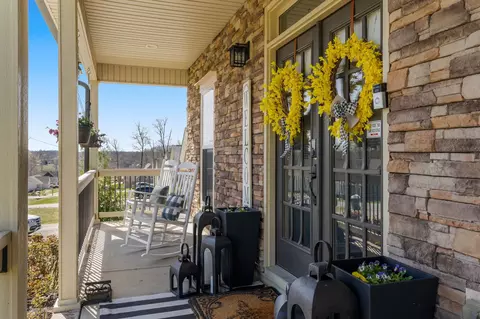 Exterior - 239 Stephen St, Dickson, TN 37055 photo 5 of 18