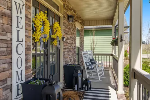 Exterior - 239 Stephen St, Dickson, TN 37055 photo 6 of 18