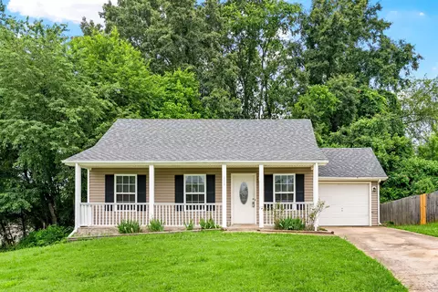 216 Kings Deer Dr, Clarksville, TN 37042