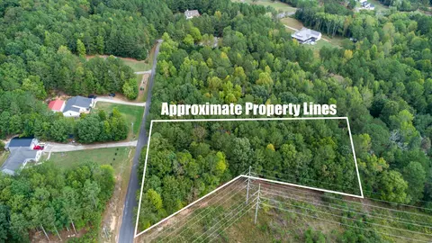 35 Crabtree Dr, Tunnel Hill, GA 30755