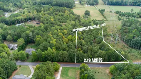 35 Crabtree Dr, Tunnel Hill, GA 30755