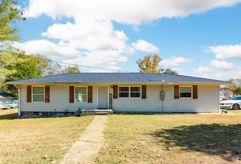 17 Ann Dr, Rossville, GA 30741