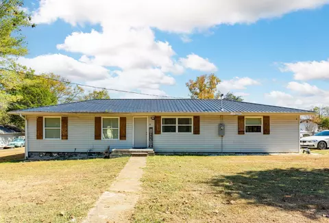 17 Ann Dr, Rossville, GA 30741