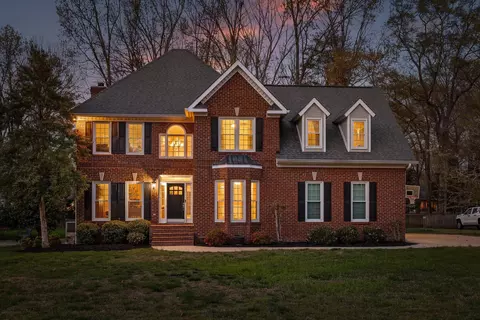 1615 Summerwood Trl, Hixson, TN 37343