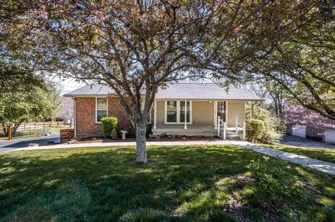 6004 Hawkdale Dr, Nashville, TN 37211