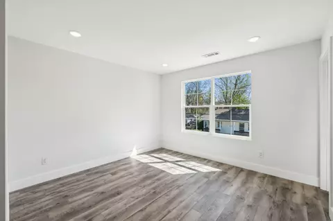 419 E State St, Murfreesboro, TN 37130 photo 7