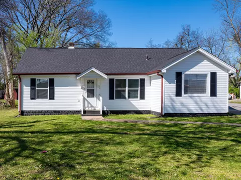 200 Hazelwood Dr, Smyrna, TN 37167