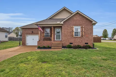 1372 Piercy Ct, Lebanon, TN 37087