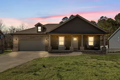 200 Dove Dr, La Fayette, GA 30728