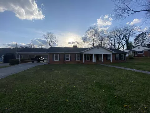 924 Stoneleigh Rd, Dalton, GA 30720