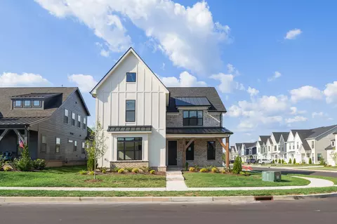 3236 Knotts Dr, Thompsons Station, TN 37179