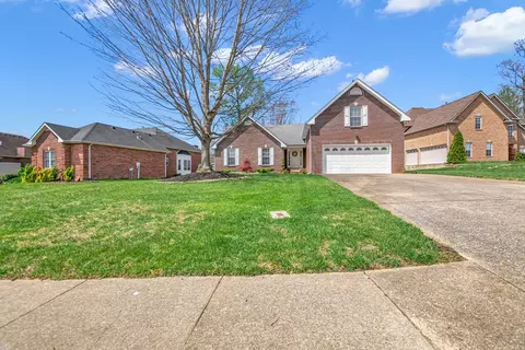 136 Lyme Dr, Clarksville, TN 37043