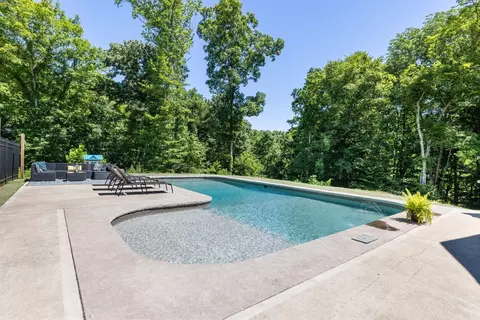 7916 E Plunders Creek Rd, Dickson, TN 37055 photo 3