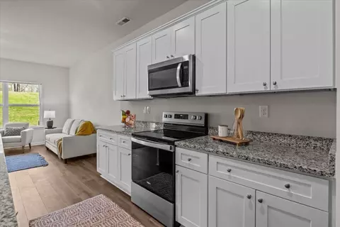 Kitchen - 305 Masters Way, Dickson, TN 37055 photo 2 of 3