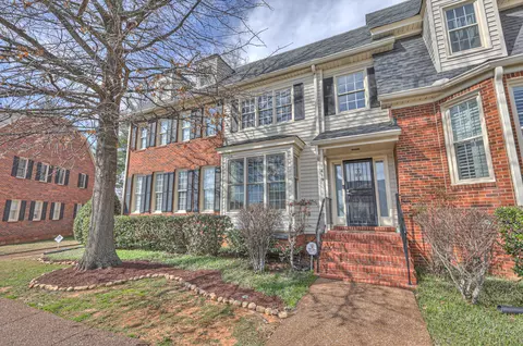 1419 Cambridge Dr, Murfreesboro, TN 37129