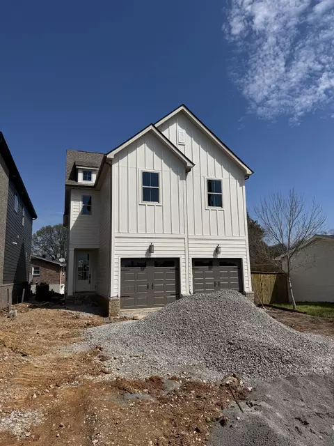 614 Continental Dr, Nashville, TN 37209