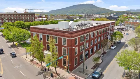 1301 Market St #105, Chattanooga, TN 37402