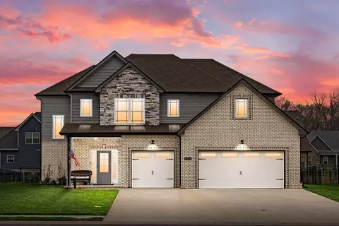 1135 Chagford Dr, Clarksville, TN 37043