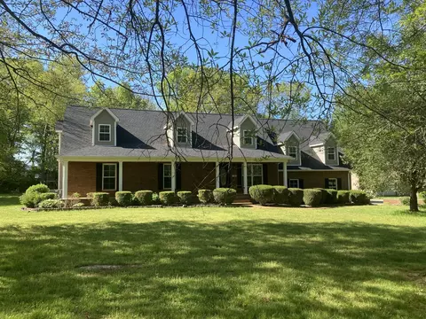 1319 Forrest Trace Dr, Lewisburg, TN 37091