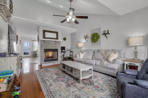 820 Buckhorn Dr, Clarksville, TN 37043