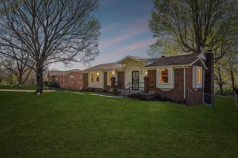 333 Ash Grove Dr, Nashville, TN 37211