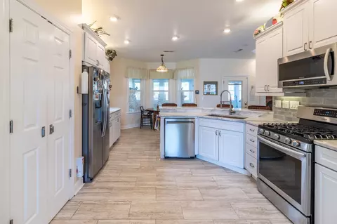 Kitchen - 256 Rivers Edge Rd, Dunlap, TN 37327 photo 3 of 6