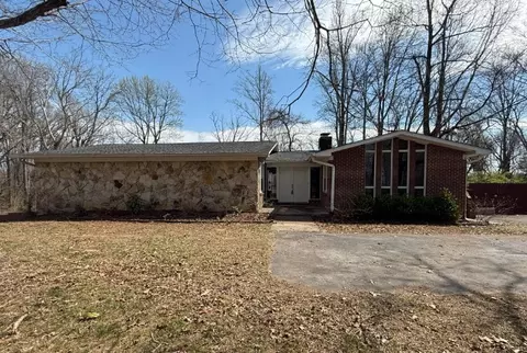 1365 Sherwood Ln, Cookeville, TN 38501